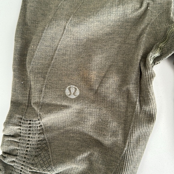 VINTAGE LULULEMON IN THE FLOW CROP SEAMLESS LEGGINGS HEATHERED FATIGUE GREEN 2 - Picture 4 of 4